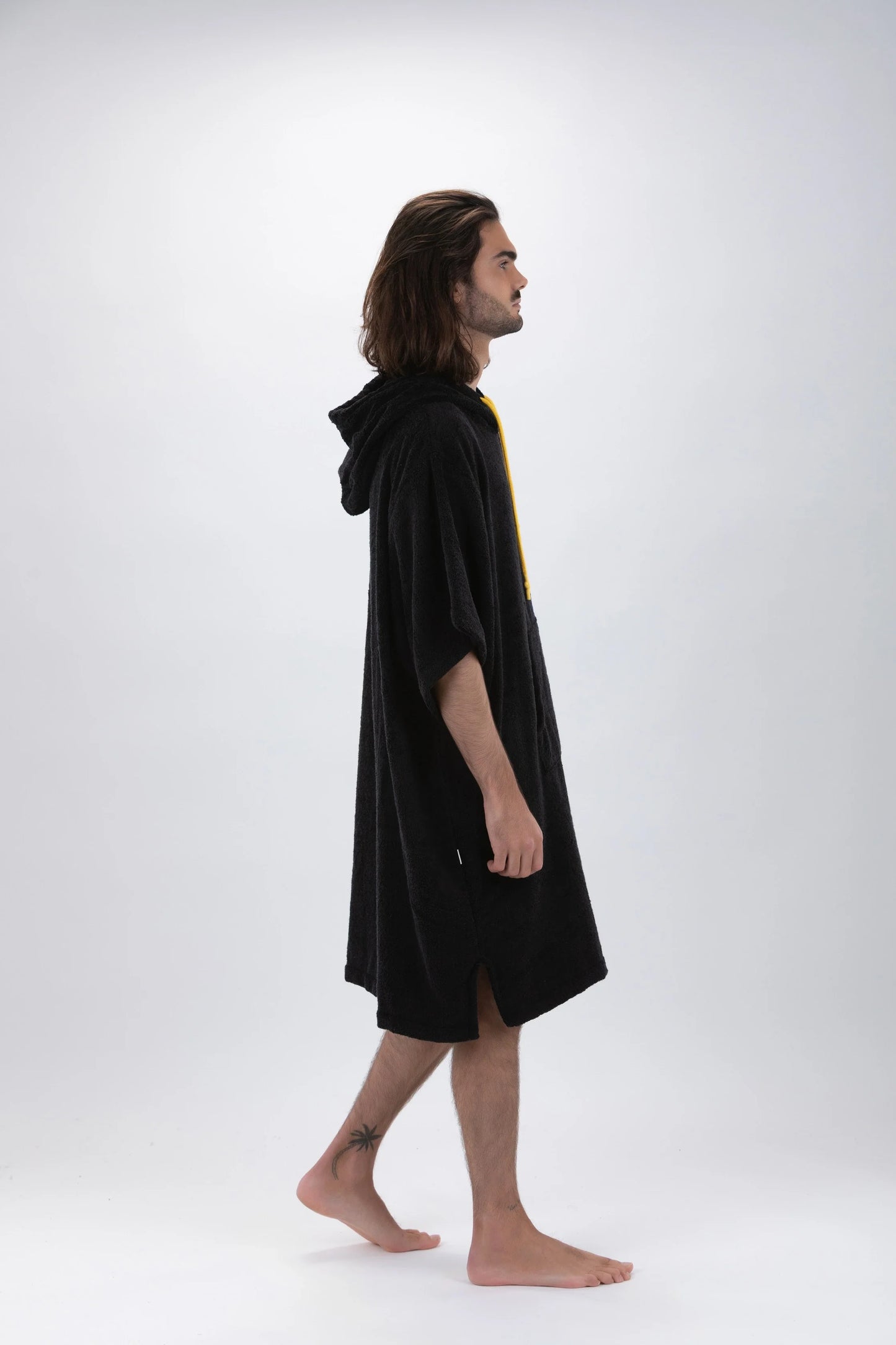 Poncho Preto - Tamanho Único - Tencel - Com mangas Made in Portugal - Pacifique Sud | vista 5