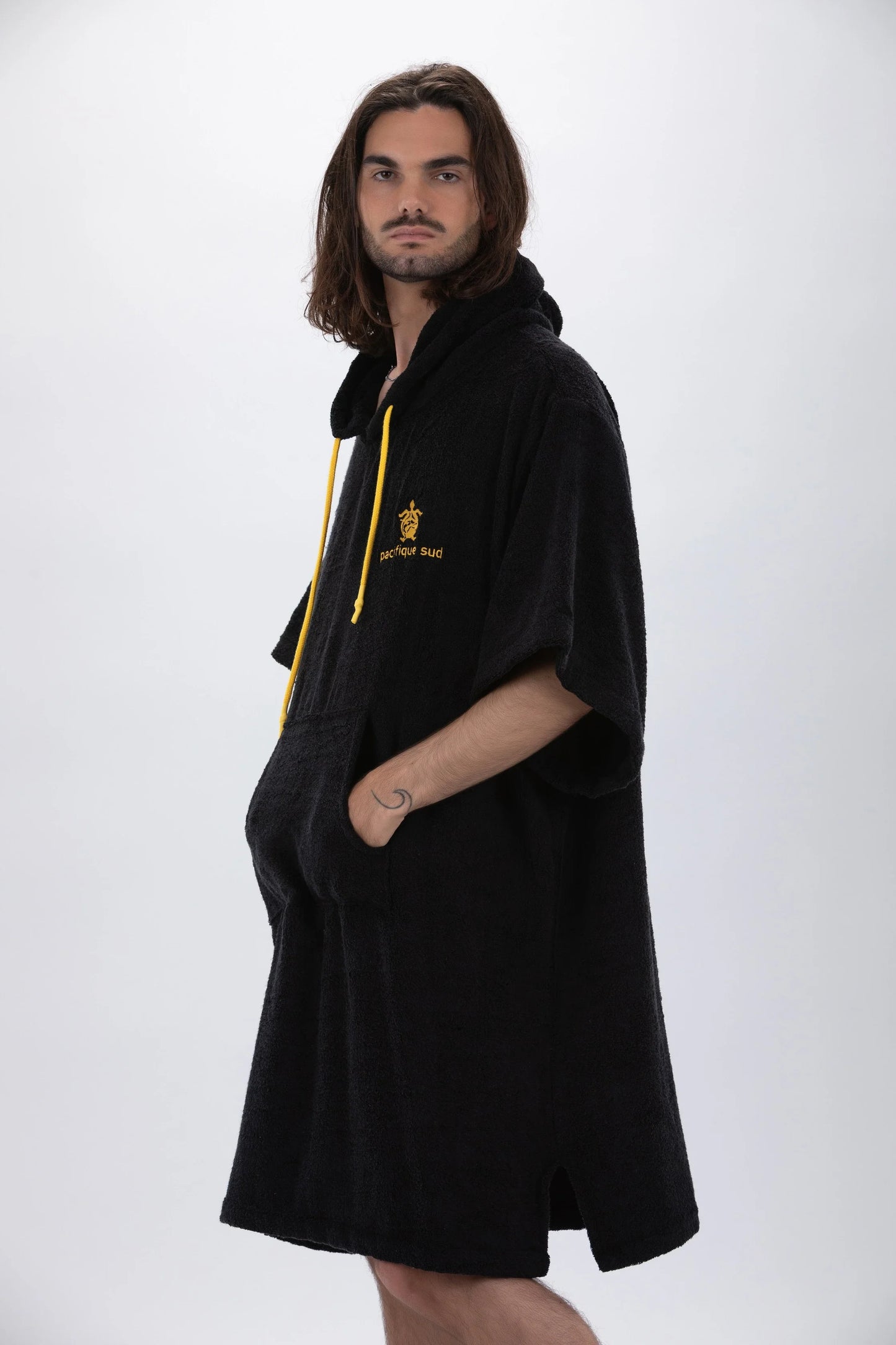 Poncho Preto - Tamanho Único - Tencel - Com mangas Made in Portugal - Pacifique Sud | vista 6