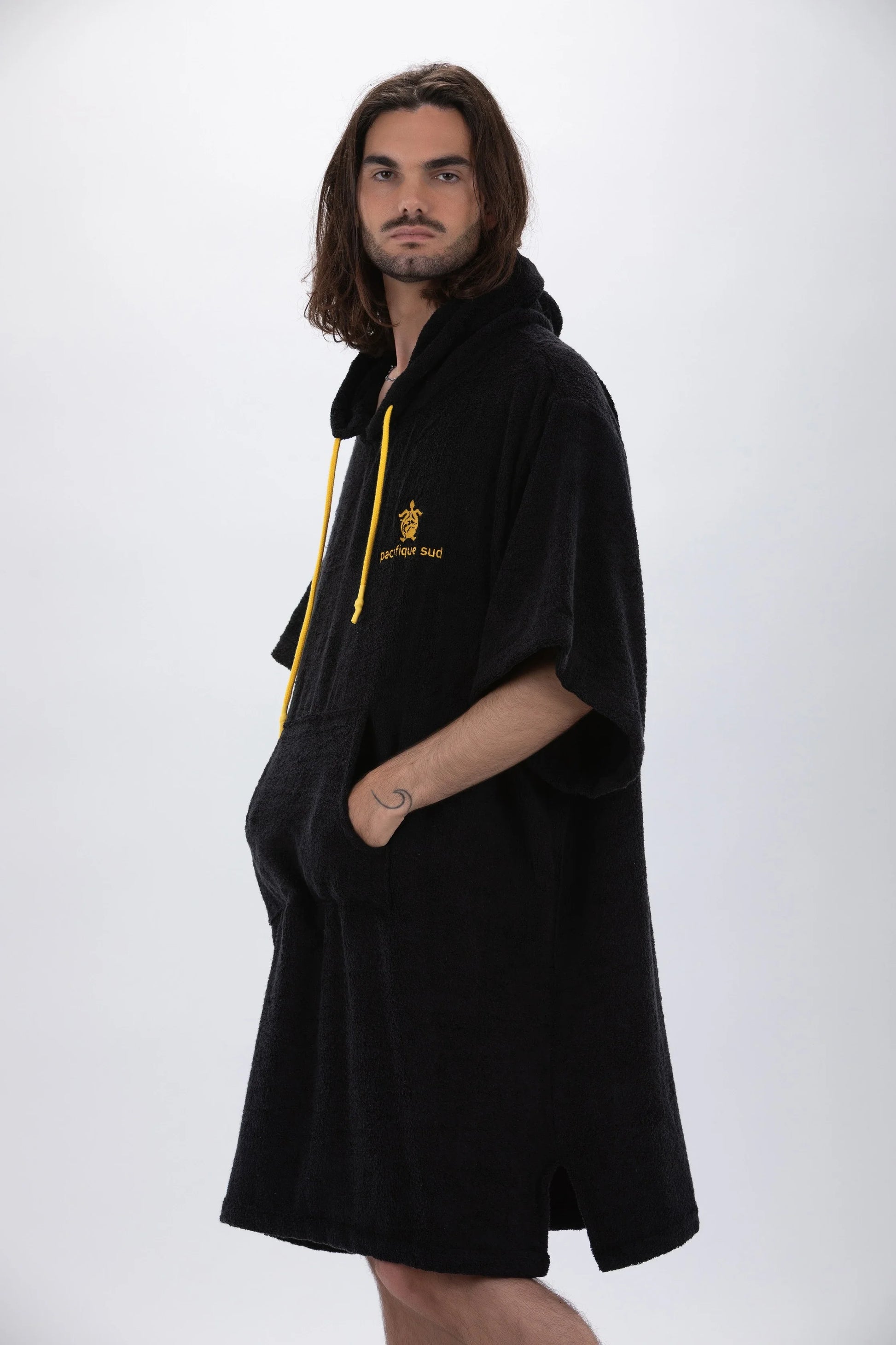 Poncho Preto - Tamanho Único - Tencel - Com mangas Made in Portugal - Pacifique Sud | vista 6
