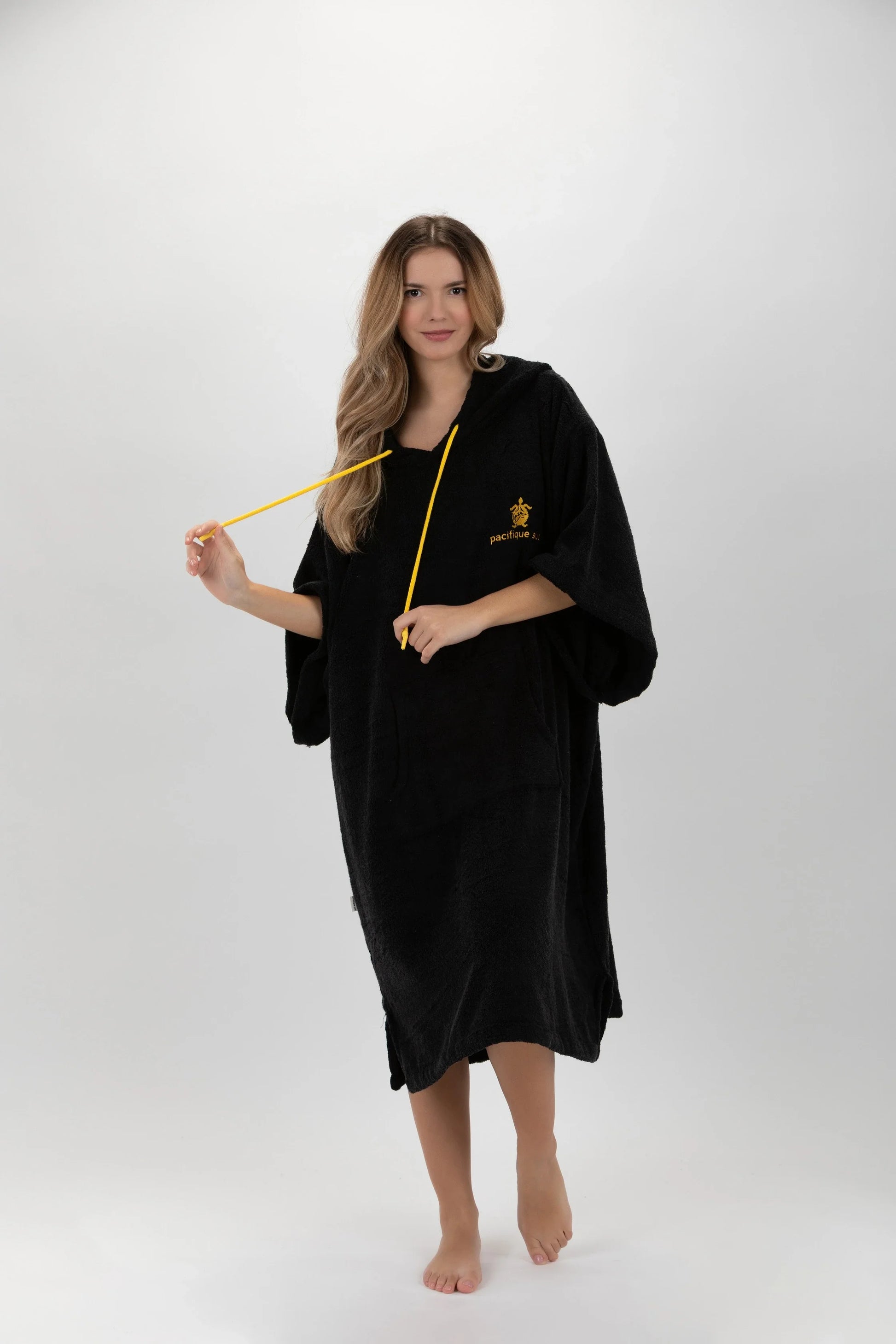 Poncho Preto - Tamanho Único - Tencel - Com mangas Made in Portugal - Pacifique Sud | vista 13