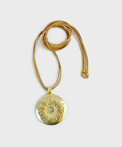 Colar Cordão Flor Dourada Artesanal - IrinasB | Jewelry
